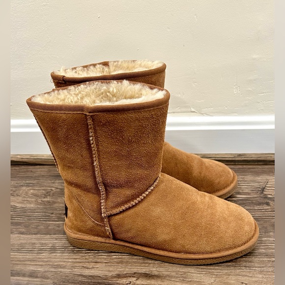 Beach Feet Size 8 “Classic Low" Chestnut Women’s Boot Ugg Style - Picture 3 of 6
